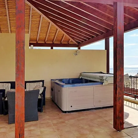 A Spacious 4 Bedroom Townhouse لوس كريستيانوس