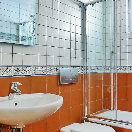 Apartman A Spacious 4 Bedroom Townhouse *