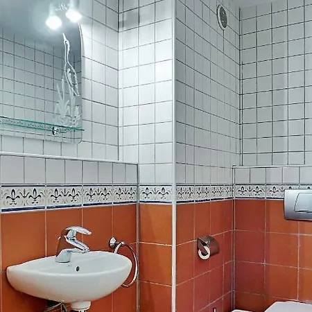 Apartman A Spacious 4 Bedroom Townhouse Los Cristianos