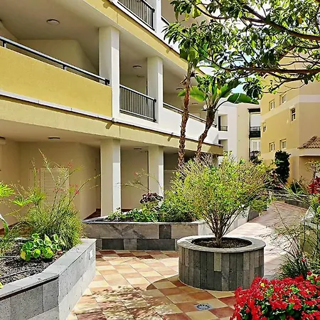 A Spacious 4 Bedroom Townhouse Apartman