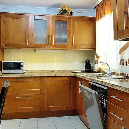 A Spacious 4 Bedroom Townhouse Los Cristianos